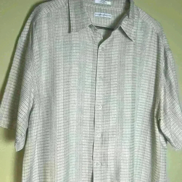 Geoffrey Beene men’s bottom down short sleeve shirt, 💯 percent silk . - Picture 4 of 5